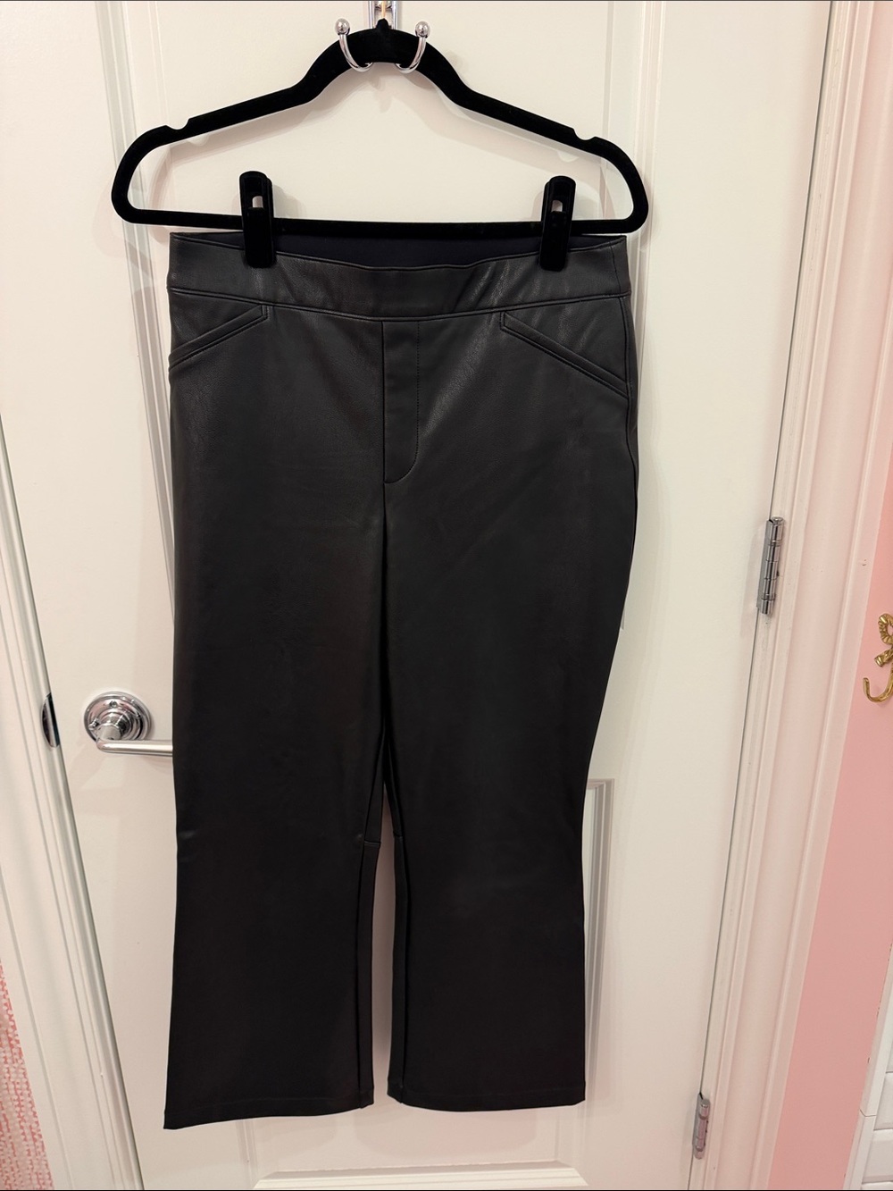 Spanx faux leather black cropped pants large